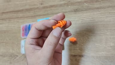 Silicone Ear Plugs for Sleeping Noise Cancelling, 10 Pairs Reusable Earplugs for Sleeping, Concert, Snoring, Travel, Work, 10 Colors, 33dB SNR